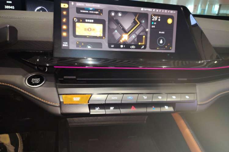 Used CHANGAN UNI-V 2022 1.5T Smart Navigation Version Interior 2