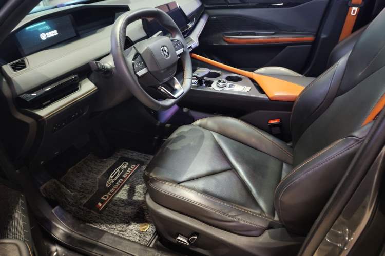 Used CHANGAN UNI-V 2022 1.5T Smart Navigation Version Interior 4