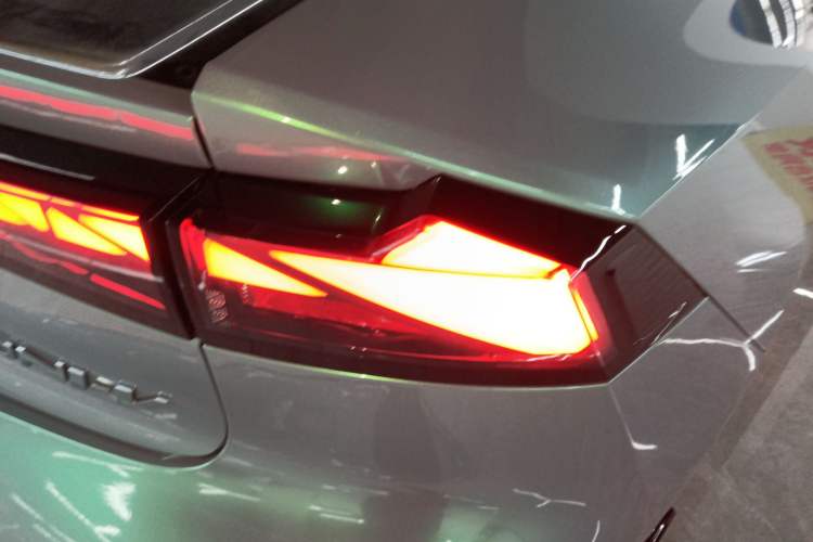 Used CHANGAN UNI-V 2022 1.5T Sport Edition Right Rear Taillight
