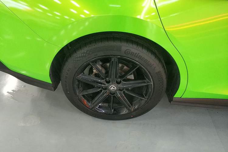 Used CHANGAN UNI-V 2022 1.5T Prestige Version Right Rear Wheel Hub