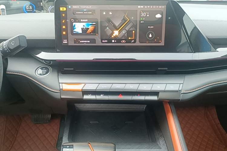 Used CHANGAN UNI-V 2022 1.5T Prestige Version Audio And AC Panel