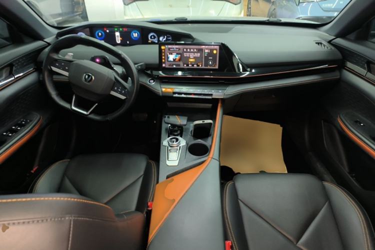 Used CHANGAN UNI-V 2022 1.5T Prestige Version Center Console