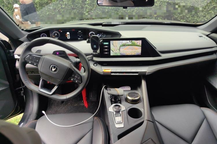 Used CHANGAN UNI-V 2022 1.5T Prestige Version Center Console