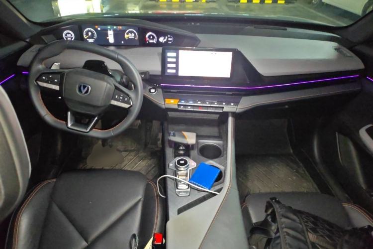 Used CHANGAN UNI-V 2022 1.5T Prestige Version Center Console