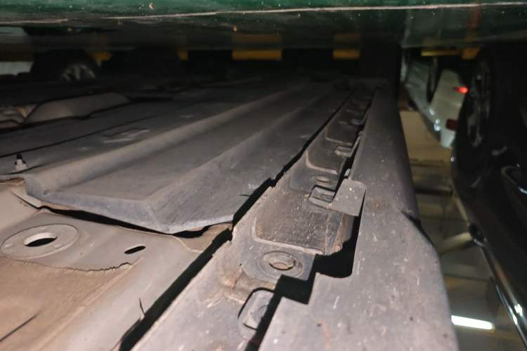 Used CHANGAN UNI-V 2022 1.5T Prestige Version Chassis Front Right