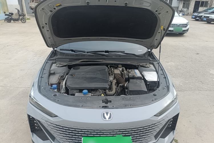 Used CHANGAN UNI-V 2022 1.5T Prestige Version Engine Bay