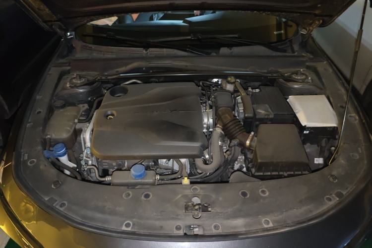 Used CHANGAN UNI-V 2022 1.5T Prestige Version Engine Bay