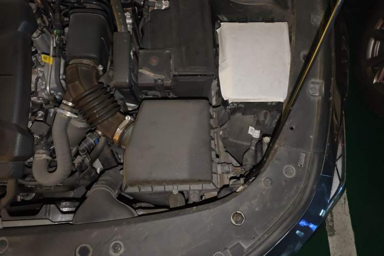 Used CHANGAN UNI-V 2022 1.5T Prestige Version Engine Bay Left