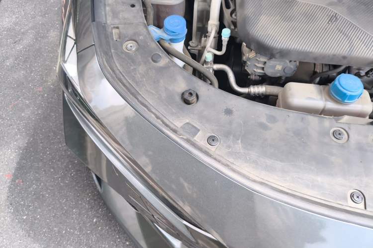 Used CHANGAN UNI-V 2022 1.5T Prestige Version Engine Bay Right