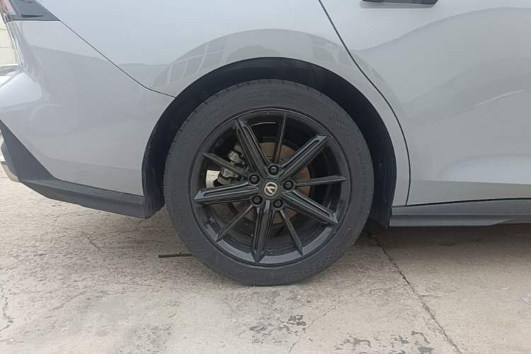 Used CHANGAN UNI-V 2022 1.5T Prestige Version Exterior 5