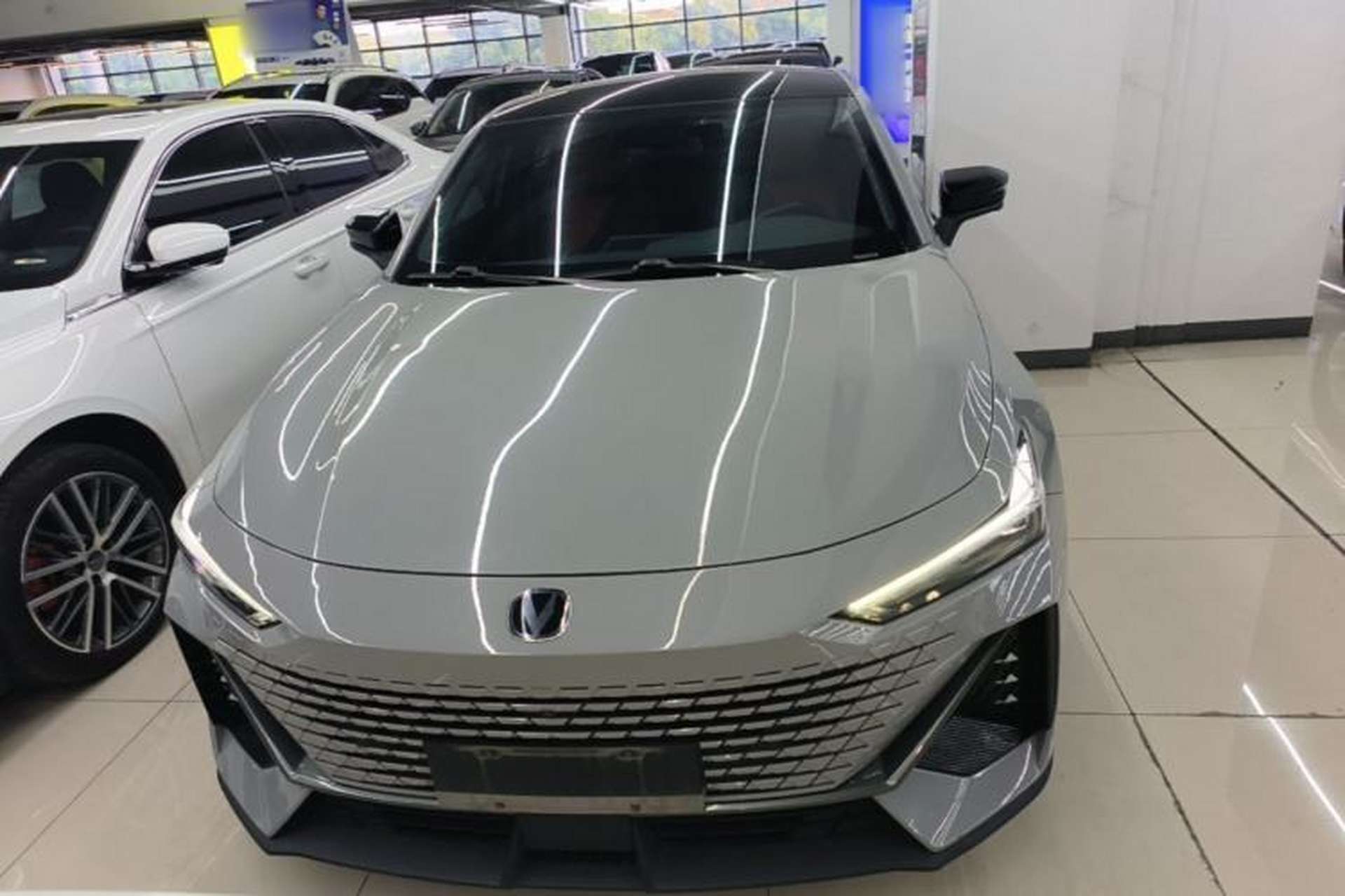 Used CHANGAN UNI-V 2022 1.5T Prestige Version Front