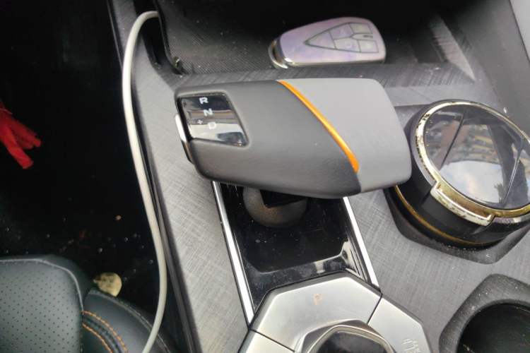 Used CHANGAN UNI-V 2022 1.5T Prestige Version Gear Lever
