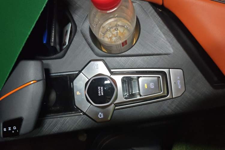 Used CHANGAN UNI-V 2022 1.5T Prestige Version Gear Lever