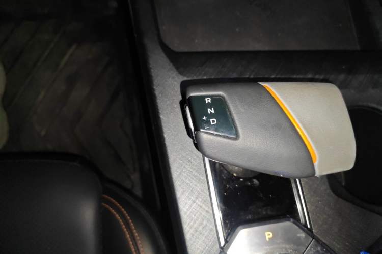 Used CHANGAN UNI-V 2022 1.5T Prestige Version Gear Lever