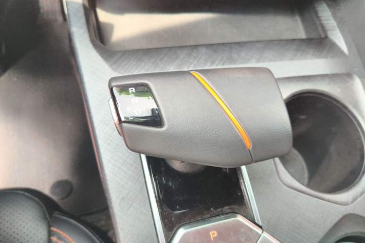 Used CHANGAN UNI-V 2022 1.5T Prestige Version Gear Lever