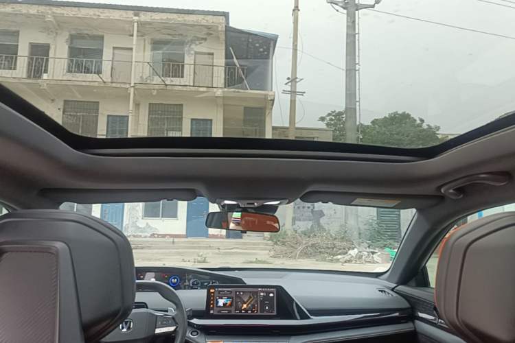 Used CHANGAN UNI-V 2022 1.5T Prestige Version Headliner