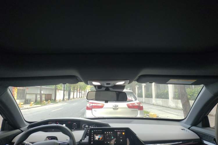 Used CHANGAN UNI-V 2022 1.5T Prestige Version Headliner