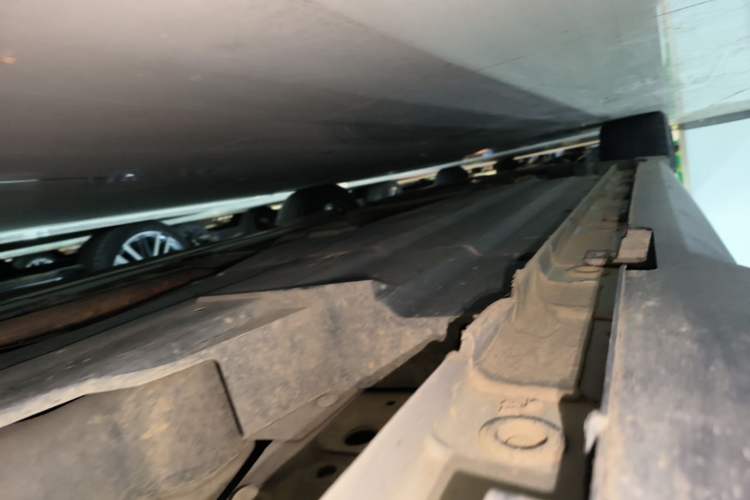 Used CHANGAN UNI-V 2022 1.5T Prestige Version Left Side Sill