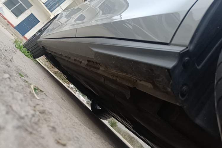 Used CHANGAN UNI-V 2022 1.5T Prestige Version Left Side Sill