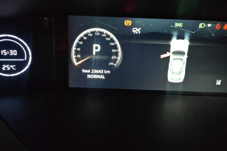Used CHANGAN UNI-V 2022 1.5T Prestige Version Odometer Close Up