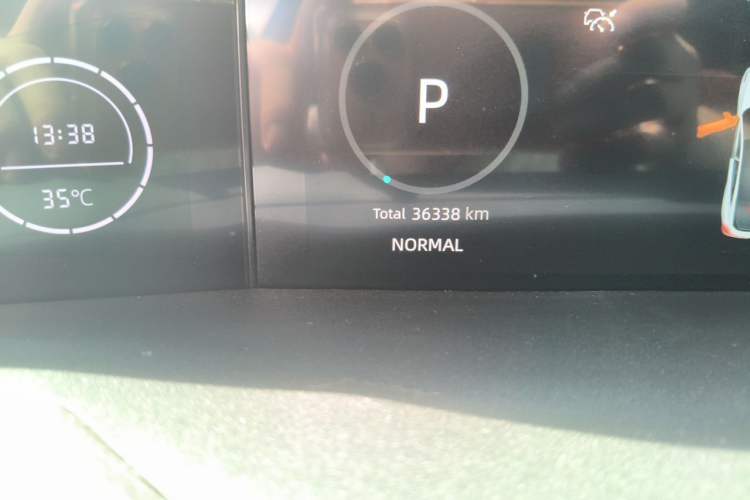 Used CHANGAN UNI-V 2022 1.5T Prestige Version Odometer Close Up