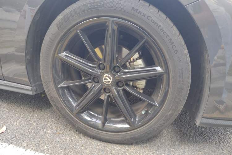 Used CHANGAN UNI-V 2022 1.5T Prestige Version Right Front Wheel Hub
