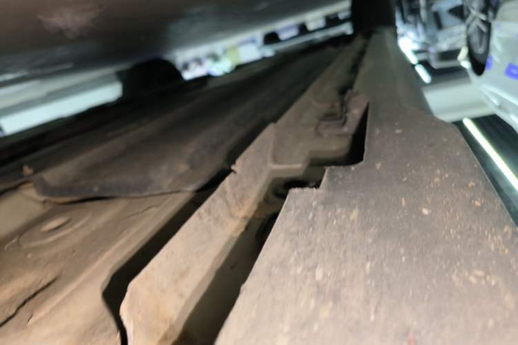Used CHANGAN UNI-V 2022 1.5T Prestige Version Right Side Sill