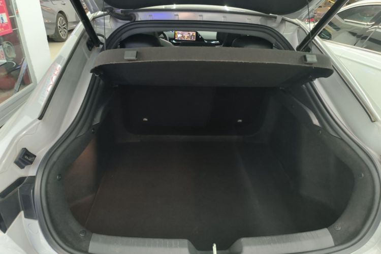 Used CHANGAN UNI-V 2022 1.5T Prestige Version Trunk