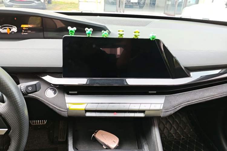 Used CHANGAN UNI-V 2022 1.5T Sport Edition Audio And AC Panel