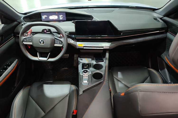 Used CHANGAN UNI-V 2022 1.5T Sport Edition Center Console