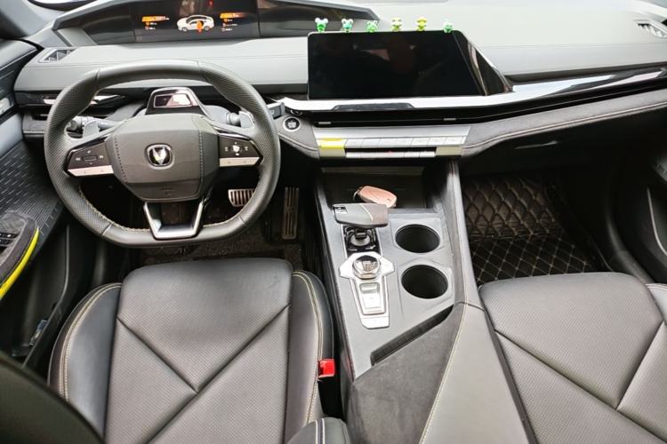Used CHANGAN UNI-V 2022 1.5T Sport Edition Center Console