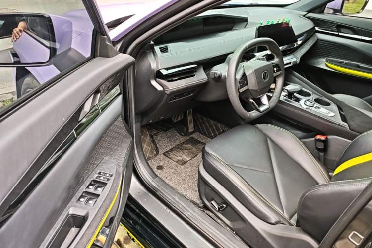 Used CHANGAN UNI-V 2022 1.5T Sport Edition Driver Seat