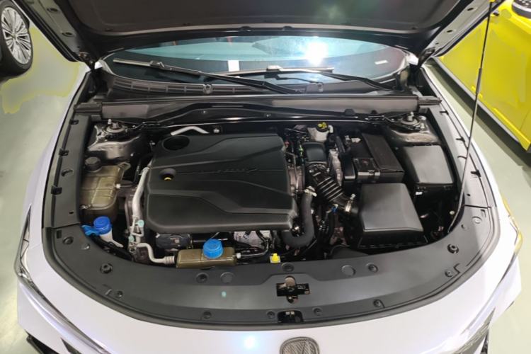 Used CHANGAN UNI-V 2022 1.5T Sport Edition Engine Bay