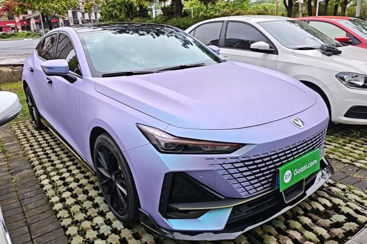 Used CHANGAN UNI-V 2022 1.5T Sport Edition Front Right 45 Deg