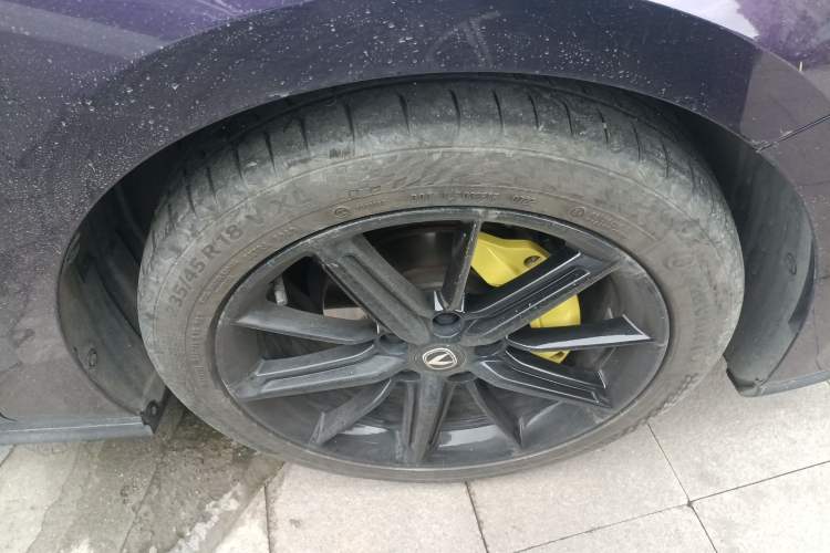 Used CHANGAN UNI-V 2022 1.5T Smart Navigation Version Right Front Wheel Hub