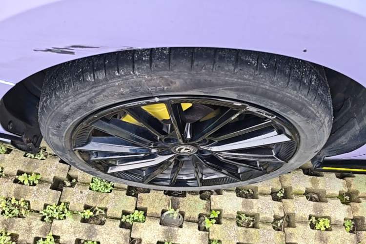 Used CHANGAN UNI-V 2022 1.5T Sport Edition Right Rear Wheel Hub