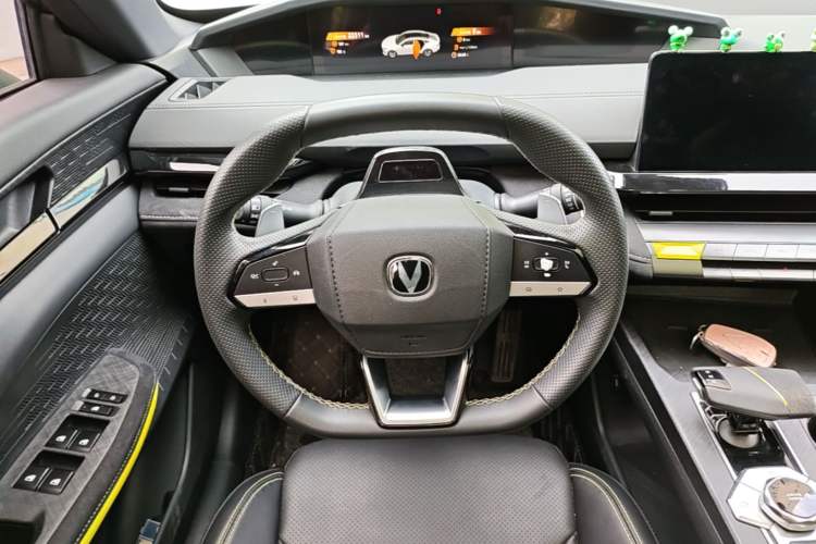 Used CHANGAN UNI-V 2022 1.5T Sport Edition Steering Wheel