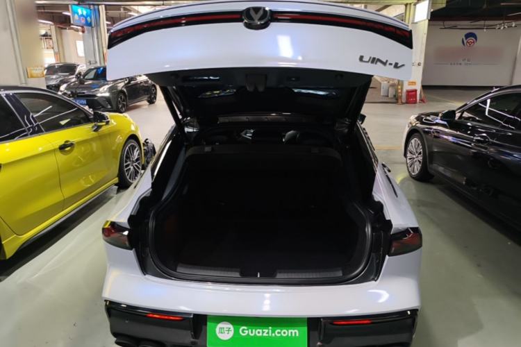 Used CHANGAN UNI-V 2022 1.5T Sport Edition Trunk
