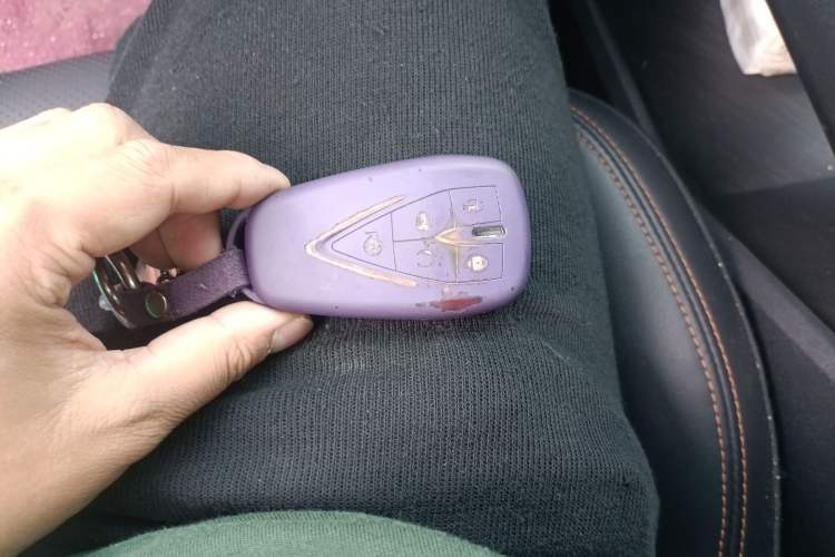 Used CHANGAN UNI-V 2022 1.5T Smart Navigation Version Vehicle Key