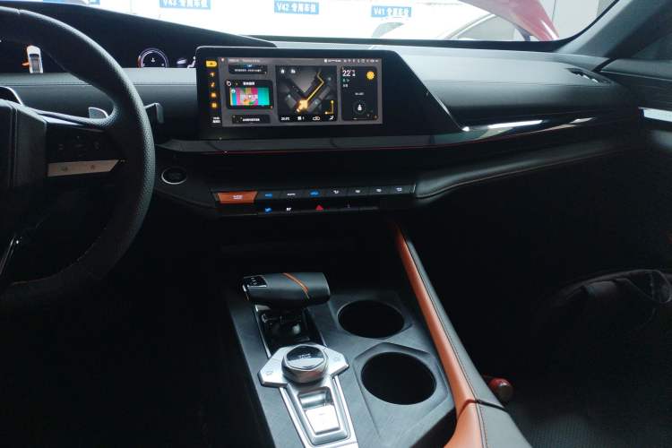 Used CHANGAN UNI-V 2022 1.5T Prestige Version Audio And AC Panel