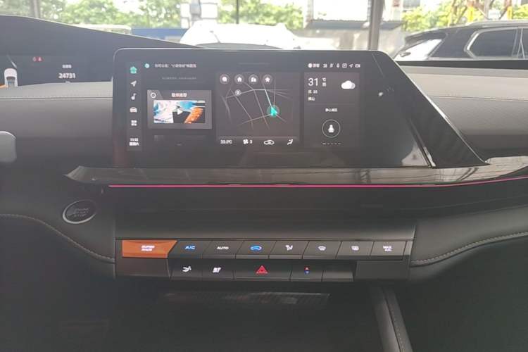 Used CHANGAN UNI-V 2022 1.5T Prestige Version Audio And AC Panel
