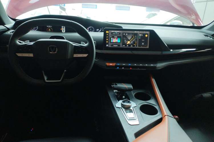 Used CHANGAN UNI-V 2022 1.5T Prestige Version Center Console
