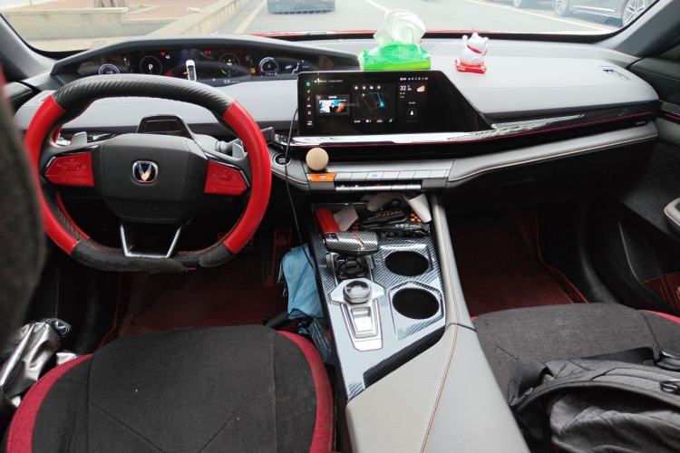Used CHANGAN UNI-V 2022 1.5T Prestige Version Center Console