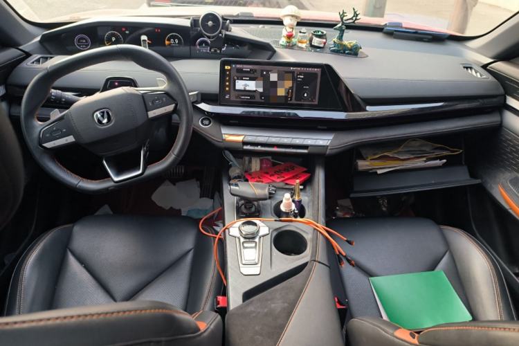 Used CHANGAN UNI-V 2022 1.5T Sport Edition Center Console
