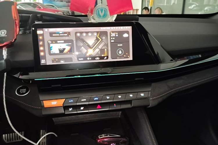 Used CHANGAN UNI-V 2022 1.5T Sport Edition Center Console