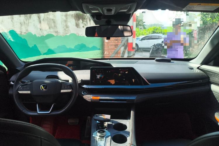 Used CHANGAN UNI-V 2022 1.5T Sport Edition Center Console
