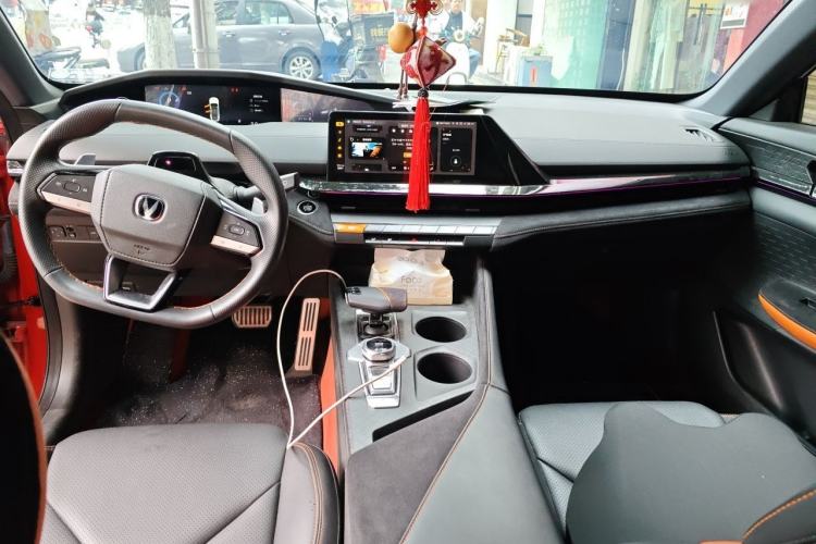 Used CHANGAN UNI-V 2022 1.5T Sport Edition Center Console