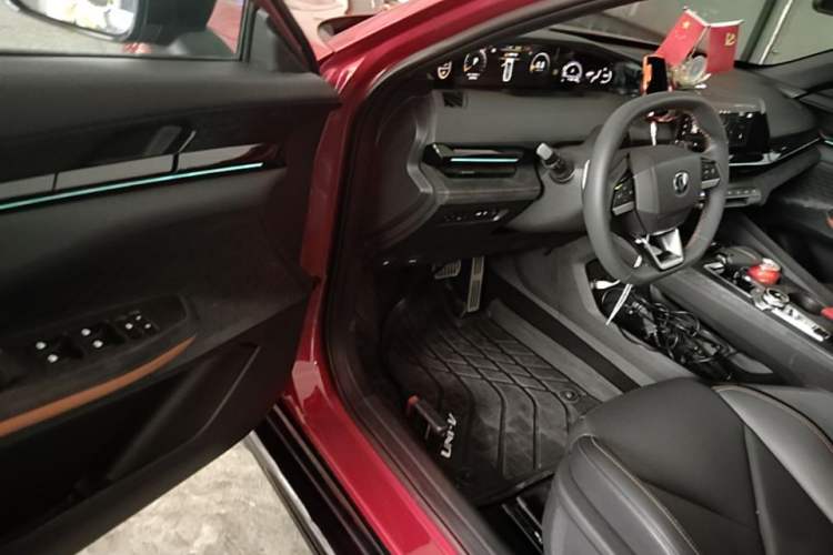Used CHANGAN UNI-V 2022 1.5T Sport Edition Driver Seat