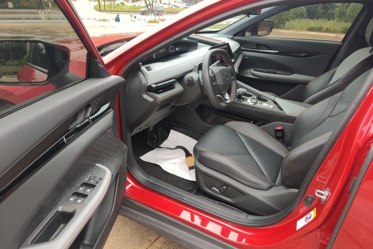 Used CHANGAN UNI-V 2022 1.5T Smart Navigation Version Driver Seat