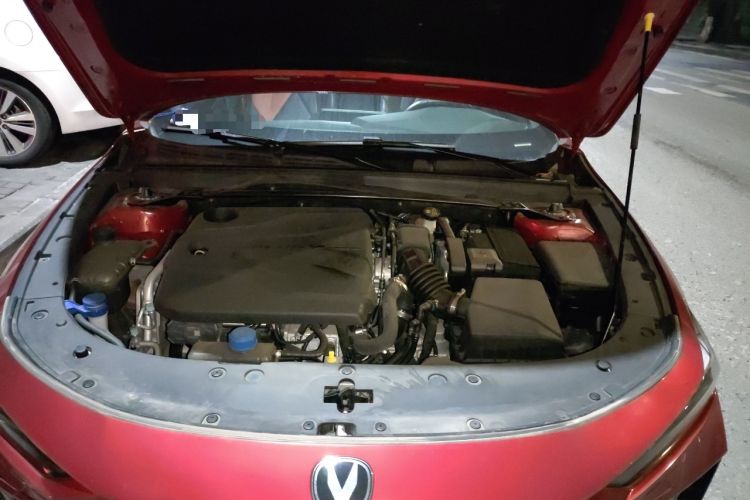 Used CHANGAN UNI-V 2022 1.5T Prestige Version Engine Bay